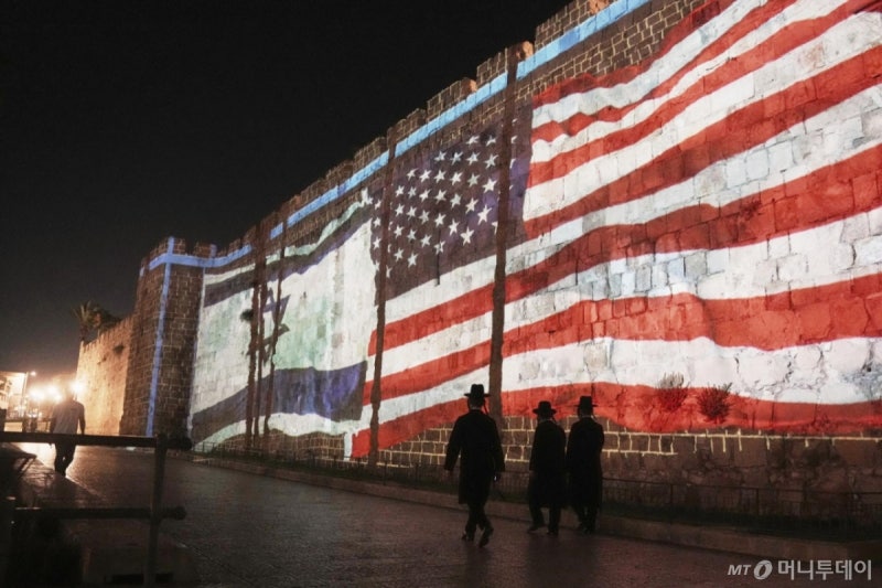 휴전 합의에 "변수 하나 해결"…해운·항공업계 