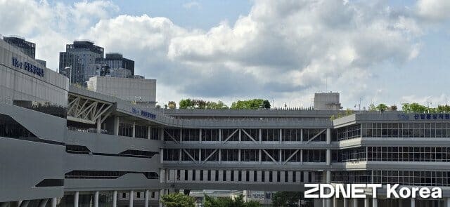 산업부, 반도체·배터리 등 8개 기업 사업재편 승인