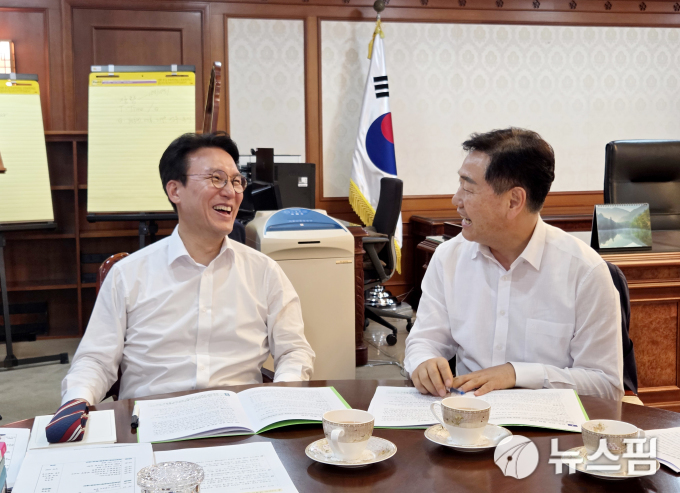 김관영 전북지사, 김민석 총리 면담...전북 현안 건의